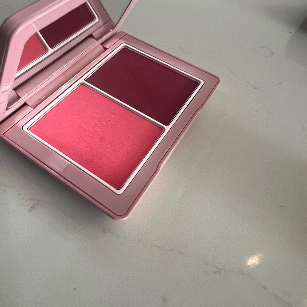 3 Westman Atelier Blush and bronzer - Picture 6 of 9